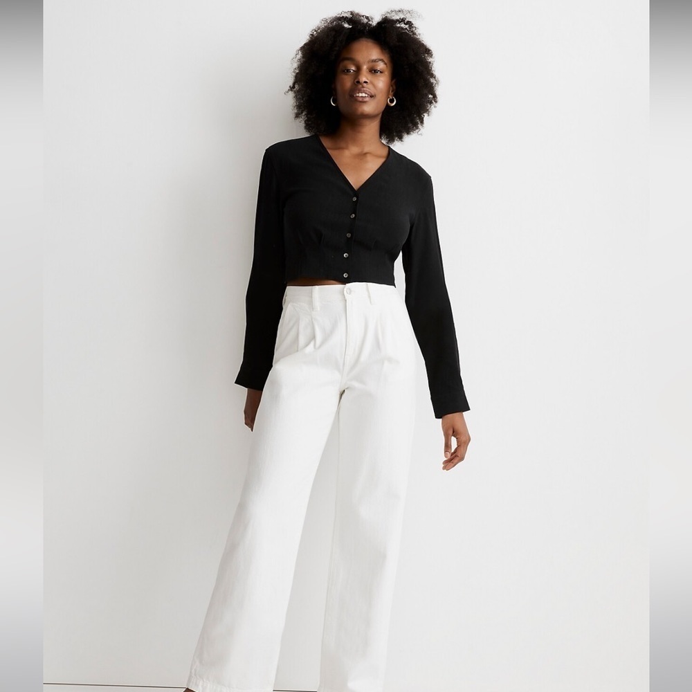 Madewell V-Neck Button-Front Crop Shirt in Lusterweave
